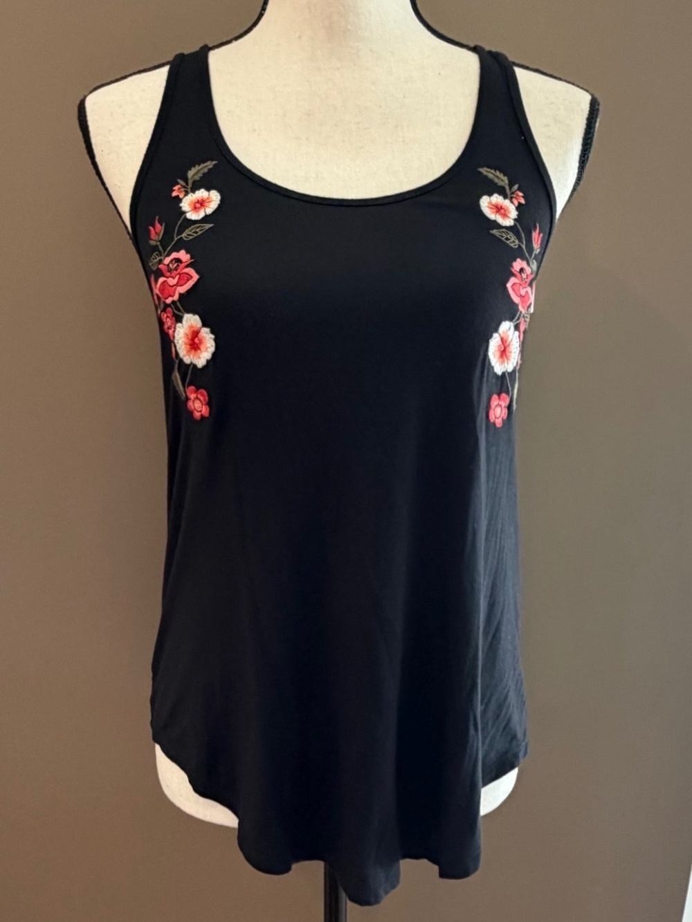 Hollister Blank Tank Top Floral Embroidered, Criss Cross Back, Size Small